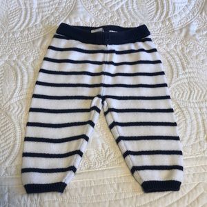Like new Janie and Jack sz 0-3 months navy and white sweater pants